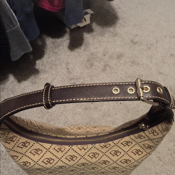Large Brown dooney & Bourke bucket bag & wristlet - Picture 4 of 8